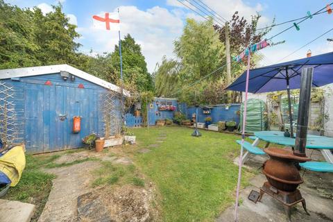 43 Bridge Road, Ickford, Aylesbury, HP18 9HU