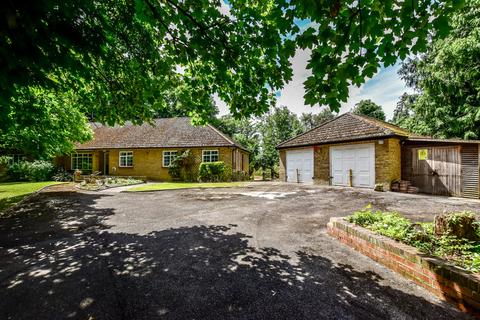 4 bedroom detached bungalow for sale, Bells Lane Horton, Berkshire, SL3 9PW