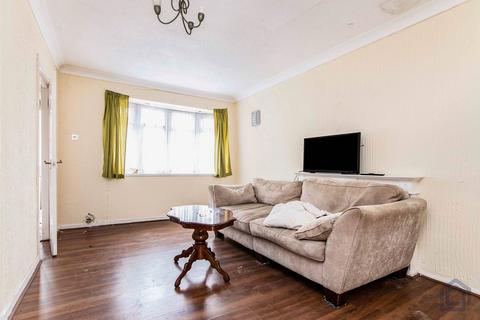 3 bedroom semi-detached house for sale, Raby Close, Oldbury B69