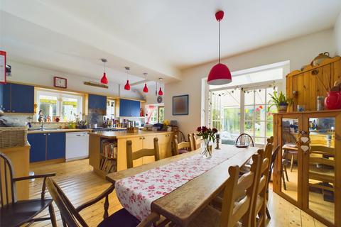 6 Dingle Road, Bournemouth, BH5 2DR