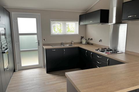 2 bedroom mobile home for sale, West Common, Langley, Southampton, Hampshire, SO45