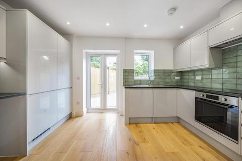 40 Inglemere Road, Mitcham, CR4 2BT