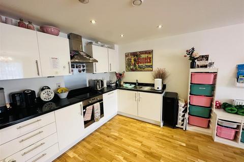 1 bedroom flat for sale, Gemini Court, 12 Zodiac Close, Edgware, Middlesex, HA8