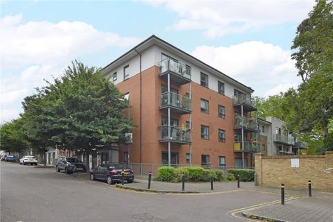 2 bedroom penthouse for sale, Desvignes Drive, Hither Green, London, SE13