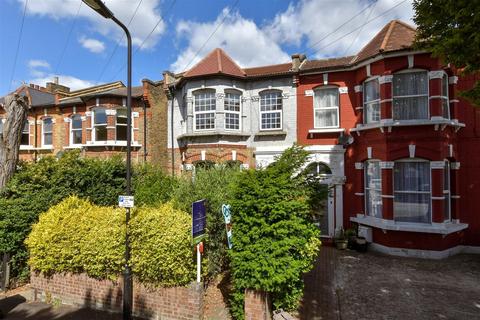 3 bedroom flat for sale, Chadwick Road, Leytonstone