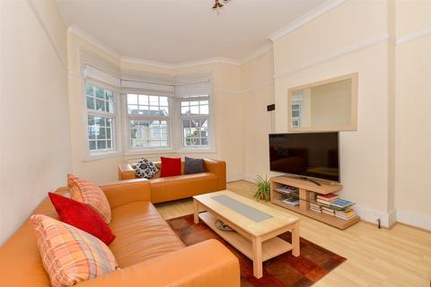 3 bedroom flat for sale, Chadwick Road, Leytonstone