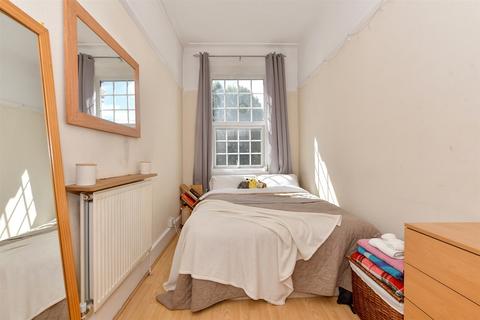 3 bedroom flat for sale, Chadwick Road, Leytonstone