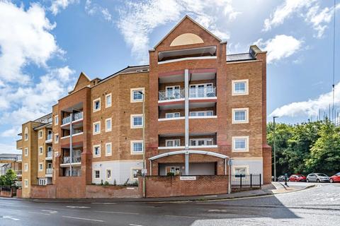 35, Edison House Flambard Way, Godalming, GU7 1FF