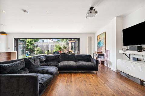 8 Lime Grove, Twickenham, TW1 1EL