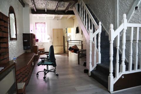 2 bedroom terraced house for sale, Mornington Street, Leicester LE5