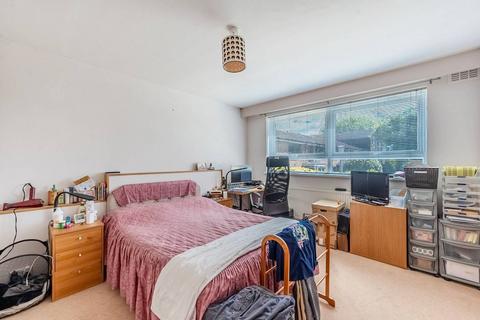 2 bedroom maisonette to rent, Gleneagles, Stanmore, HA7