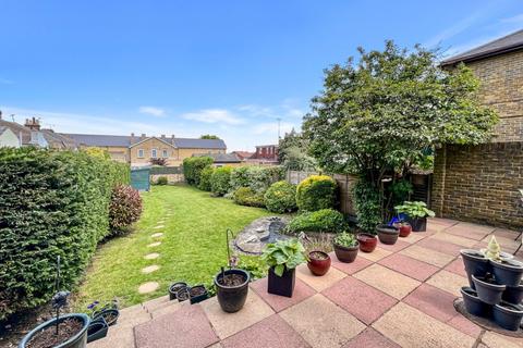 4 Parrock Road, Gravesend, DA12 1PZ
