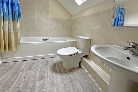 3 Curie Mews, Exeter, EX2 4TB