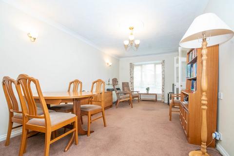 1 bedroom apartment for sale, Maple Court, Pinner HA5