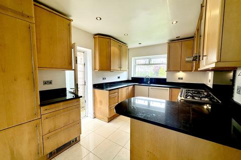 4 bedroom detached house to rent, Sudbury Court Drive, Harrow HA1