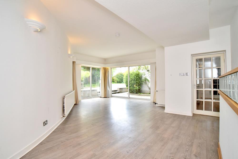 Dining Room − Family Room
