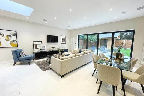 27 Park Avenue, London, NW2 5AN