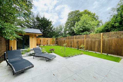 27 Park Avenue, London, NW2 5AN