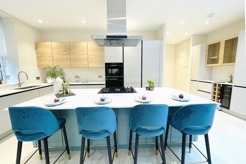 27 Park Avenue, London, NW2 5AN
