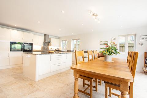 5 bedroom detached house for sale, The Halve, Warminster