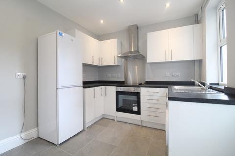 2 bedroom semi-detached house to rent, Park Road, Chilwell