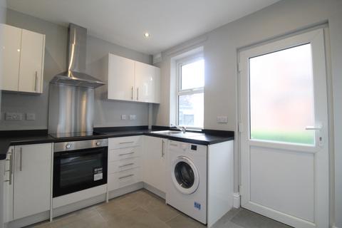 2 bedroom semi-detached house to rent, Park Road, Chilwell