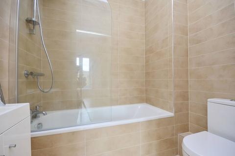 2 bedroom flat to rent, Choumert Road, Peckham, London, SE15