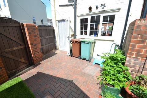 2 bedroom end of terrace house for sale, Westfield Lane, South Elmsall