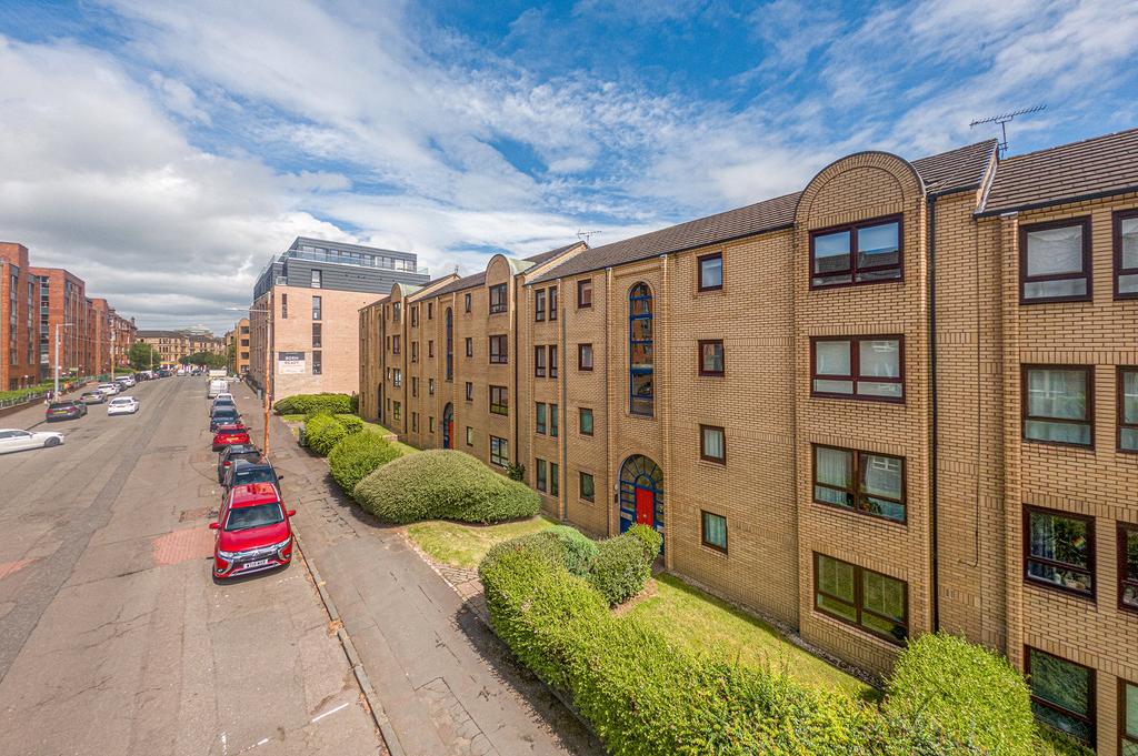 Yorkhill Street, Yorkill, Glasgow 2 bed apartment for sale £155,000