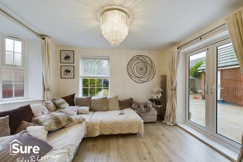 4 bedroom detached house to rent, Camberwell Place, Hemel Hempstead, Hertfordshire, HP2 7DJ