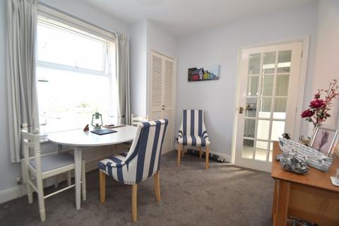 2 bedroom apartment for sale, Westcliff Avenue, Cromer NR27