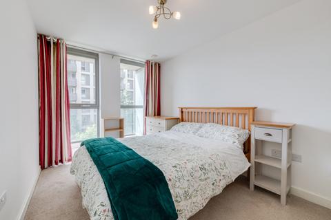 2 bedroom flat for sale, Sienna Alto, 2 Cornmill Lane, London