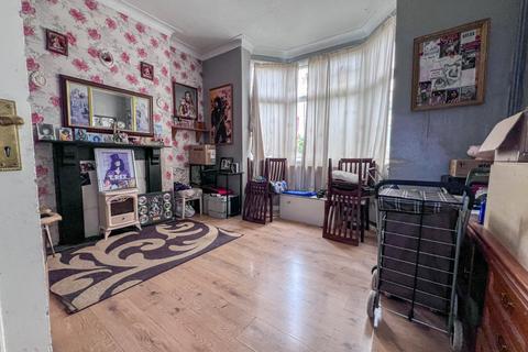 3 bedroom end of terrace house for sale, Park Street, Cleethorpes, N.E Lincolnshire, DN35