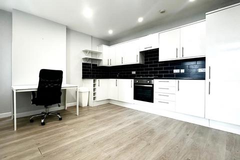 3 bedroom flat to rent, Powell Road, London E5