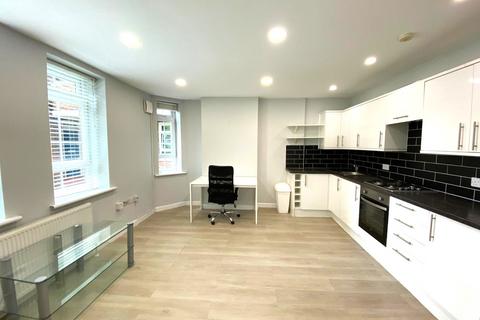 3 bedroom flat to rent, Powell Road, London E5