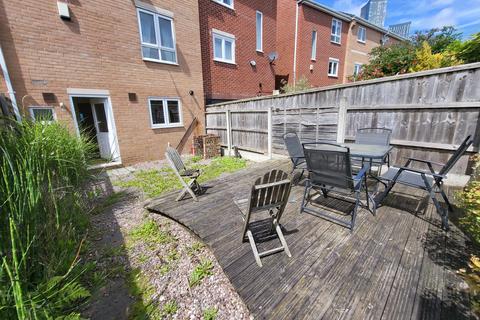 3 bedroom townhouse to rent, The Sanctuary, Hulme, Manchester. M15 5TR