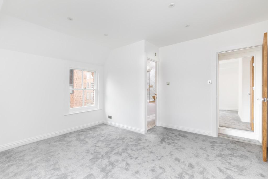 Belgarum - 16 Tower Street SO23 8 TA-17