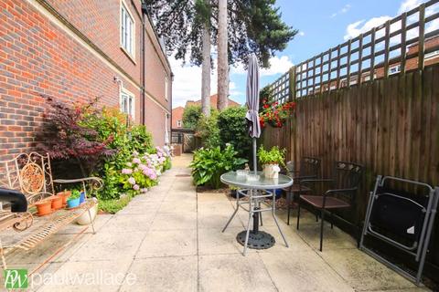 2 bedroom retirement property for sale, Esdaile Lane, Hoddesdon