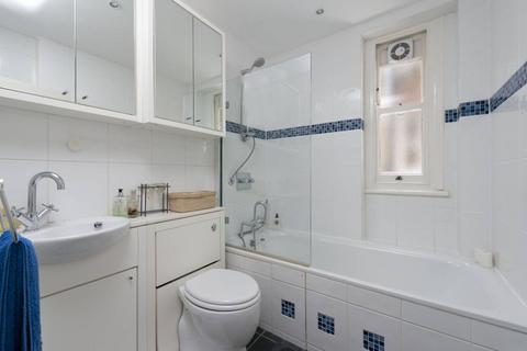 2 bedroom flat to rent, Vera Road, Fulham, London, SW6