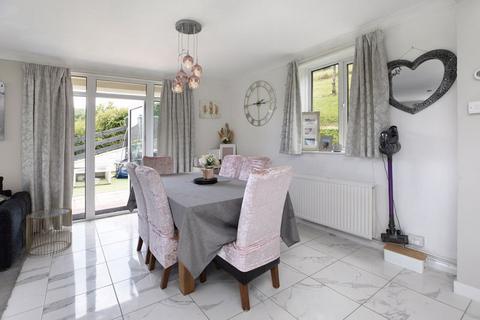 8 Dart Bridge Road, Buckfastleigh, TQ11 0DY
