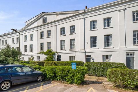 3 bedroom apartment to rent, Spacious 3 bed maisonette in a superb central location
