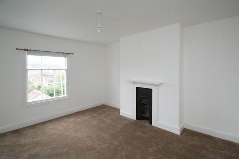 3 bedroom apartment to rent, Spacious 3 bed maisonette in a superb central location