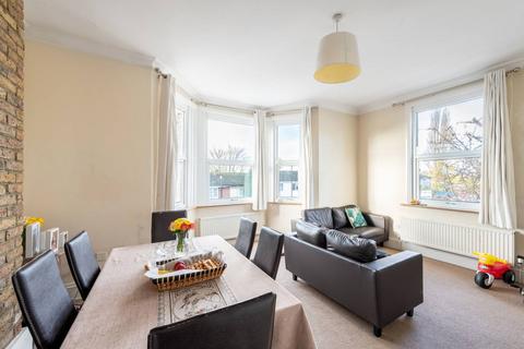 4 bedroom maisonette to rent, Estreham Road, Streatham Common, London, SW16