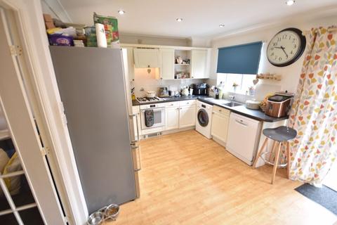 3 bedroom semi-detached house to rent, Ashclyst View, Exeter