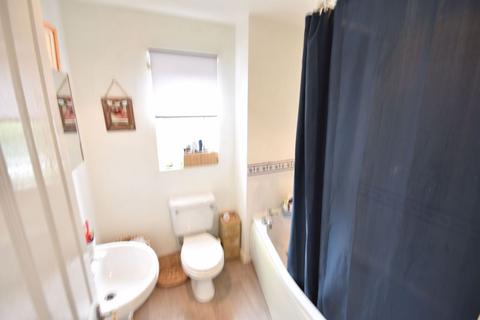 3 bedroom semi-detached house to rent, Ashclyst View, Exeter