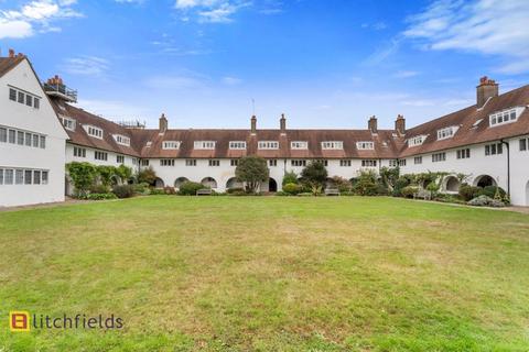 2 bedroom apartment for sale, Waterlow Court, Heath Close, Hampstead Garden Suburb, NW11