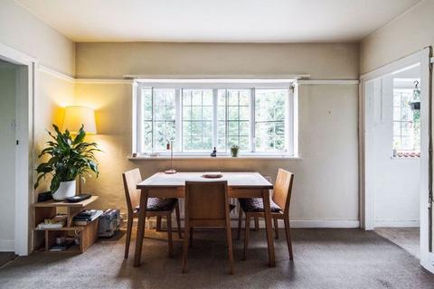 2 bedroom apartment for sale, Waterlow Court, Heath Close, Hampstead Garden Suburb, NW11