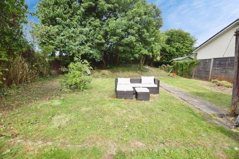 4 The Close, Tiverton, EX16 6HR