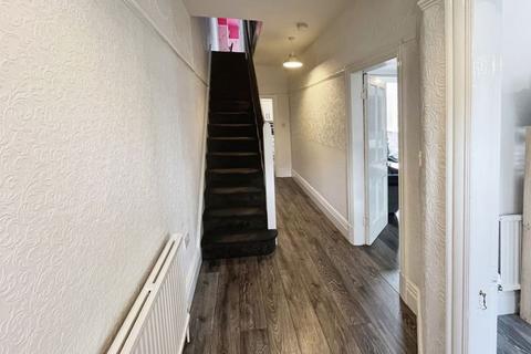 3 bedroom terraced house for sale, Chorley Old Road, Heaton
