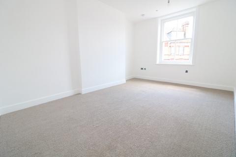 2 bedroom apartment to rent, North Street, Dorking